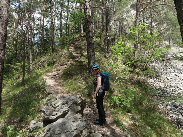 Sabine zwischen Zams und Galugg-Klettersteig