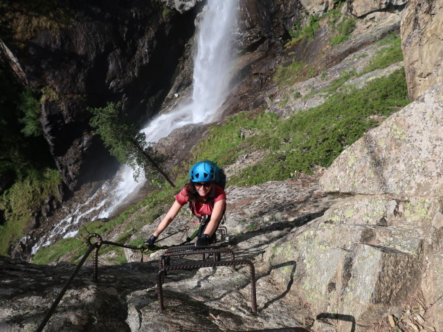 Jubiläums-Klettersteig: Sabine im Originalausstieg