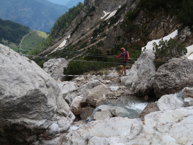 Wasserfall-Klettersteig: Ich auf der zweiten Seilbrücke