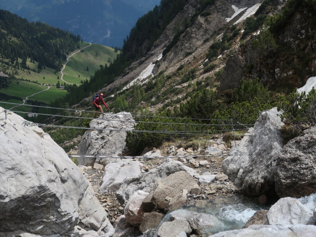 Wasserfall-Klettersteig: Ich vor der zweiten Seilbrücke