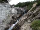 Wasserfall-Klettersteig: erste Seilbrücke