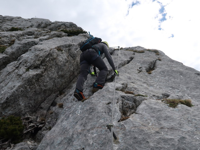 Königschusswand-Klettersteig: Alexander zwischen Höhle und Ausstieg