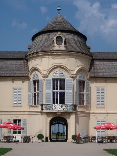 Schloss Niederweiden, 144 m