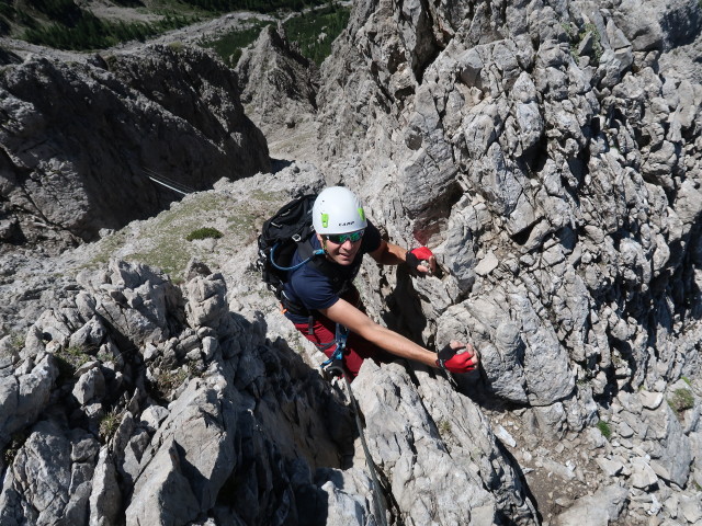 Madonnen-Klettersteig: Roland zwischen Hängebrücke und Madonna