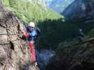 Klettersteig 'Verborgene Welt': Roland zwischen 2. und 3. Seilbrücke