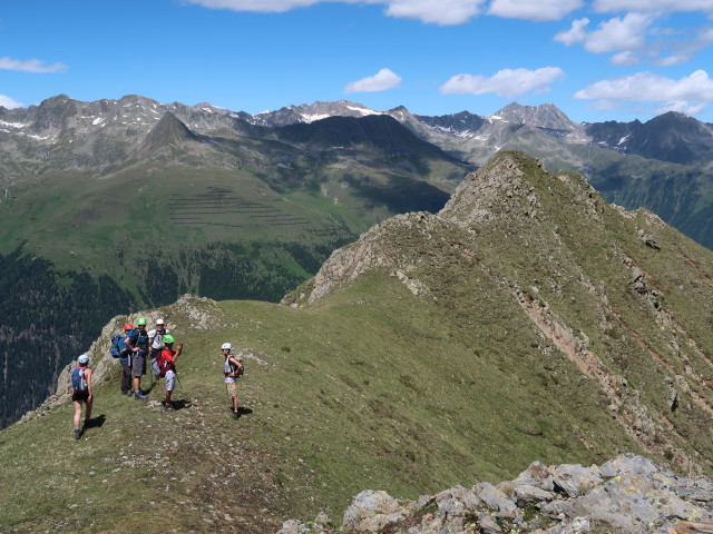 Ursa, Werner, Frank, Josef, Zakaria und Rashid zwischen Kahorn und Blindisalm
