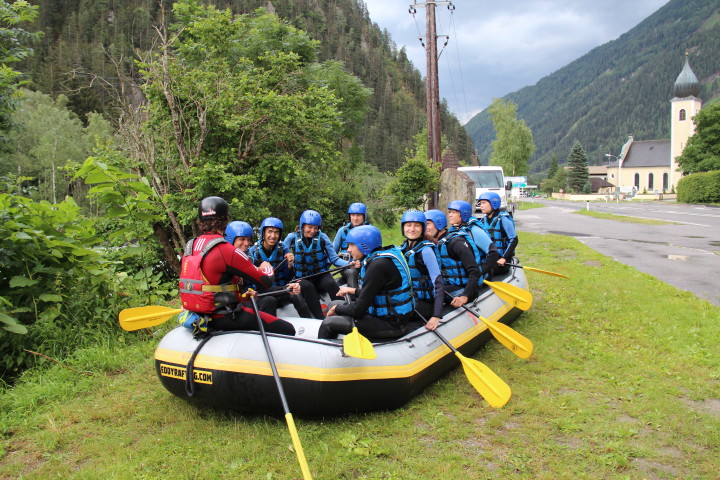 Andreas, Zakaria, Ursa, ich, Roland, Anna, Herbert, Anne und Kimberly (© Eddy Rafting)