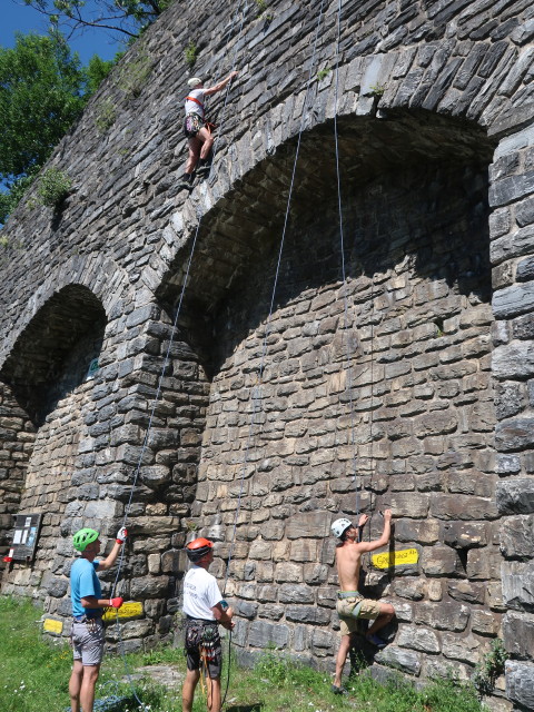 Frank, Josef, ich und Rashid im Klettergarten Kaponig, 1.050 m