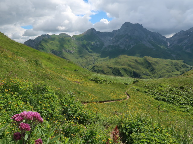 zwischen Ravensburger Hütte und Spullerschafberg