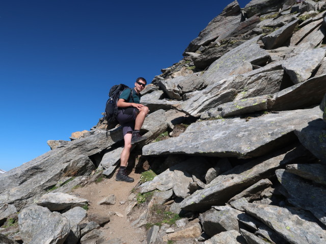 Ronald zwischen Friesenberghaus und Hohem Riffler (10. Aug.)