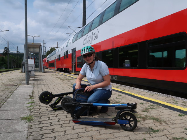 Sabine im Bahnhof Limberg-Maissau, 281 m