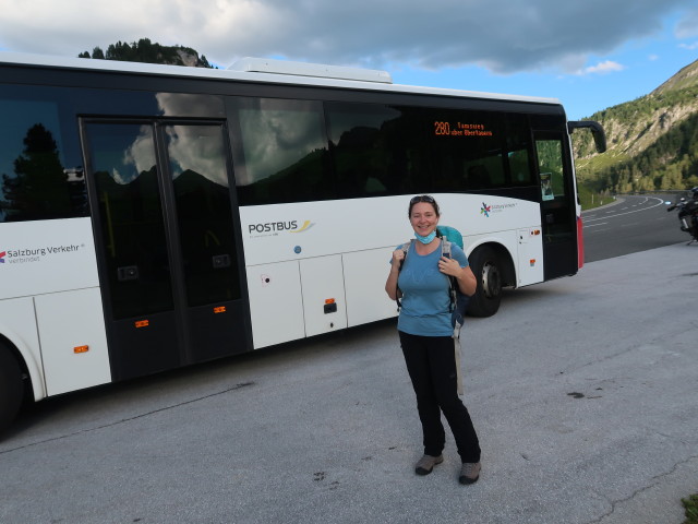 Sabine in der Haltestelle Obertauern Kehrkreuz (21. Aug.)