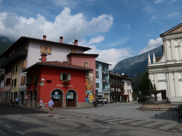 Piazza Zona Libera in Dimpec, 560 m