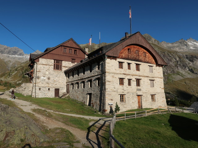 Berliner H&uuml;tte, 2.042 m