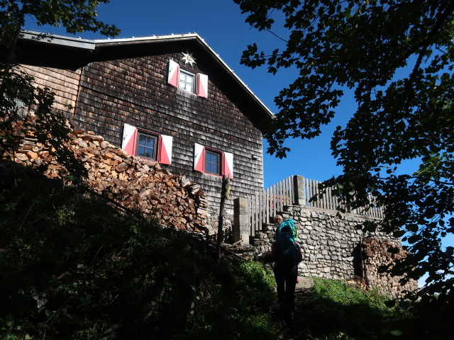 Eva-Maria und Sabine beim Otto-Kandler-Haus, 1.195 m