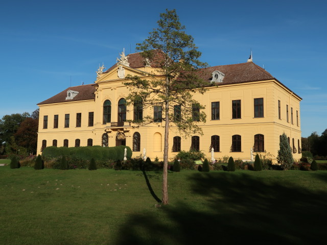 Schloss Eckartsau, 147 m