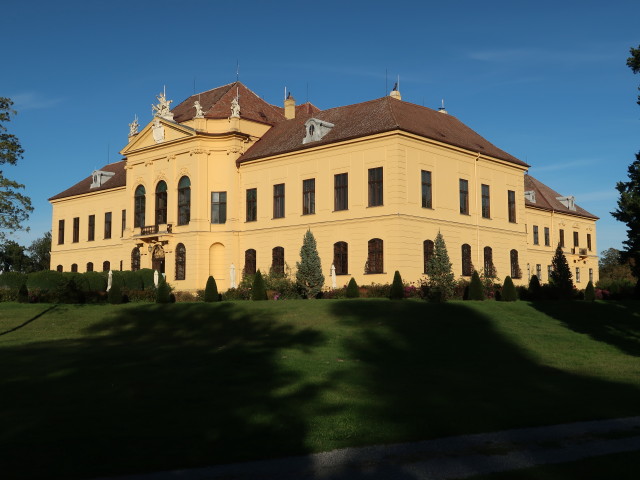 Schloss Eckartsau, 147 m