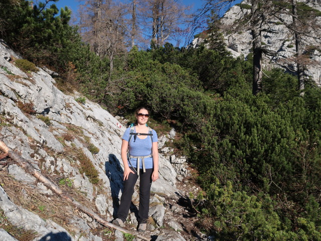 Sabine am Budergrabensteig zwischen Merkensteinbr&uuml;ndl und Jagdhaus Rettenbach (8. Nov.)