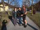 Brigitte, Sabine und ich beim Bahnhof Weissenbach an der Triesting, 356 m