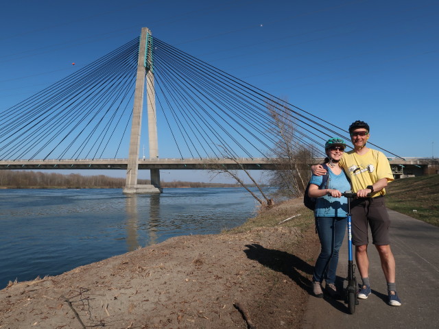 Sabine und ich bei der Rosenbrücke