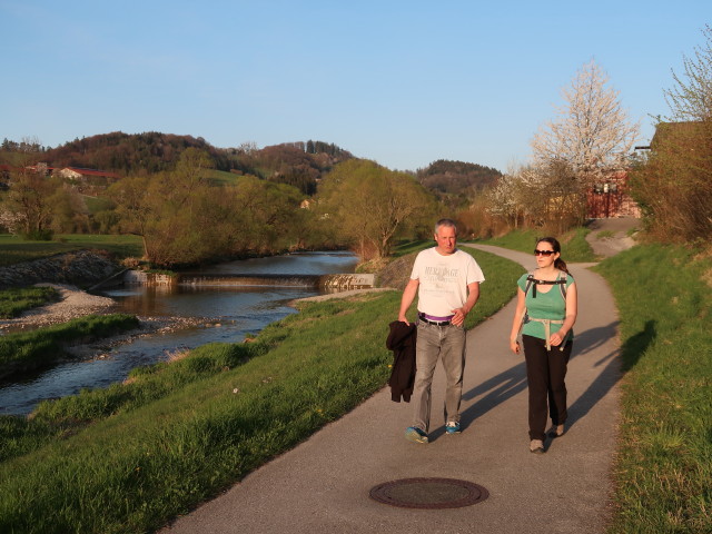 Erich und Sabine neben der G&ouml;lsen