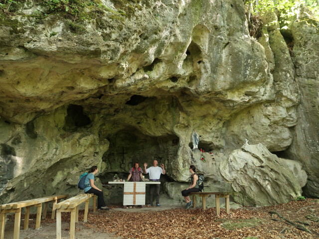 Sabine, Jörg, Erich und Carmen zwischen Pitten und Burg Grimmenstein