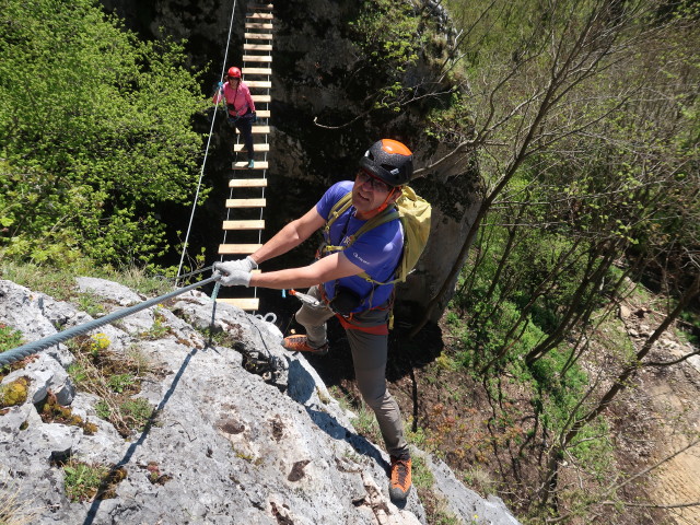 Ruine Rabenstein-Klettersteig: Martina und Axel auf der Nepalbrücke