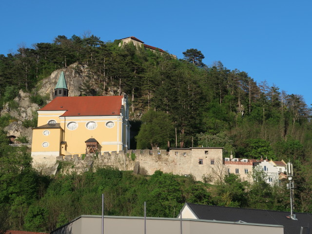 Pfarrkirche Pitten, 376 m