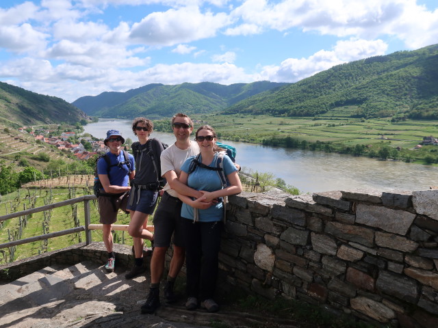 Herbert, Julia, ich und Sabine in der Ruine Hinterhaus