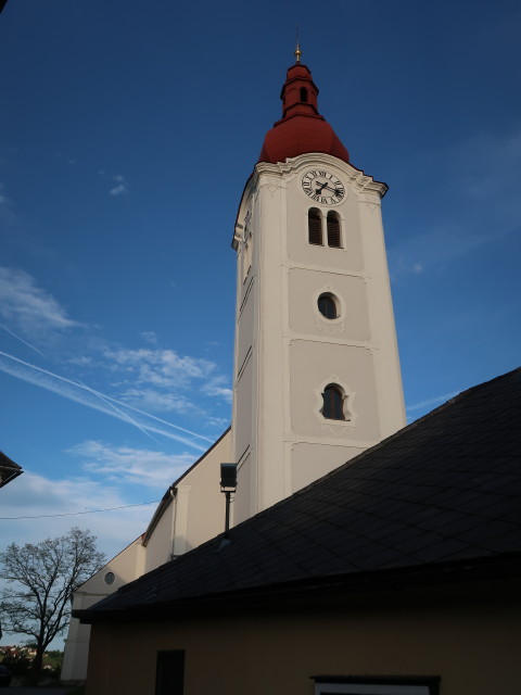 Stadtpfarrkirche, 600 m