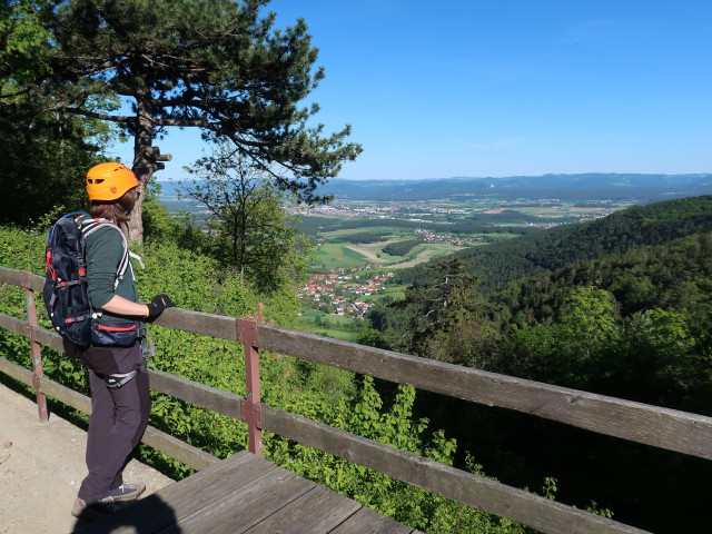 Hannelore beim Naturfreundehaus Flatzer Wand, 758 m