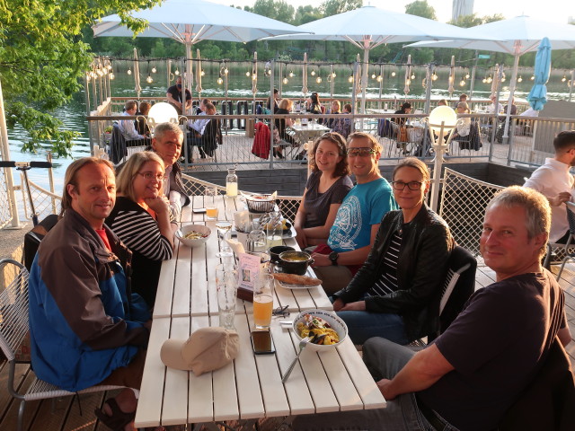 Jörg, Doris, Friedrich, Sabine, ich, Iris und Erich im 'Das Bootshaus'