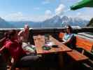 Angela, Erich und Sabine beim Buchsteinhaus, 1.546 m (5. Juni)