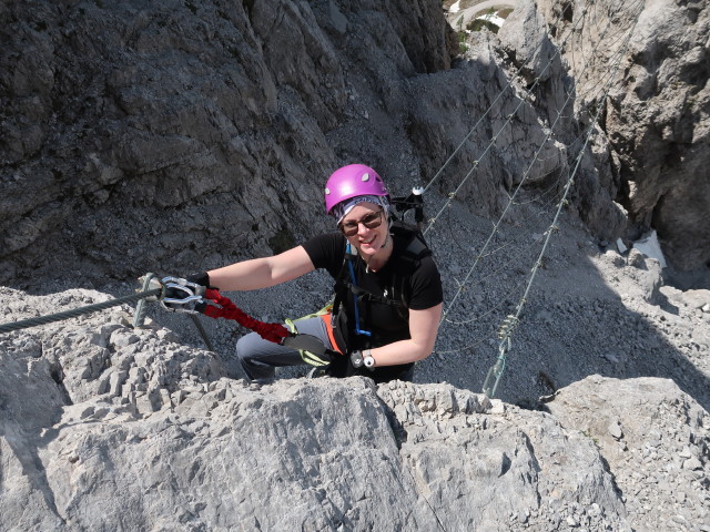 Däumling-Klettersteig: Birgit nach der Nepalbrücke