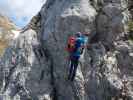 Däumling-Klettersteig: Thomas auf der dritten Seilbrücke