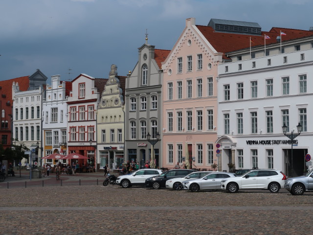 Am Markt in Wismar (21. Juni)