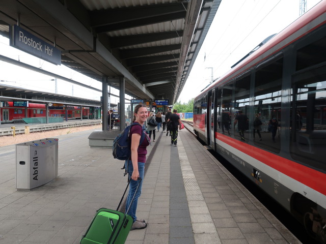 Sabine im Hauptbahnhof Rostock (21. Juni)