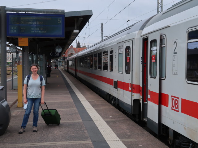Sabine am Hauptbahnhof Stralsund (23. Juni)
