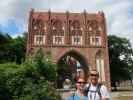 Sabine und ich beim Stargarder Tor in Neubrandenburg (25. Juni)