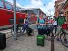 Sabine im Bahnhof Waren an der Müritz (26. Juni)