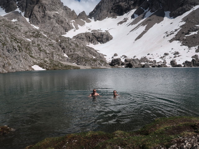 Ich und Ursa im Laserzsee, 2.253 m