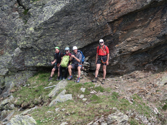 Raphael, Gerald, Frank und Josef zwischen Rotwieland und Scharnik