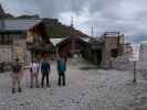 Aaron, Armin, Martin und Ronald bei der Bergstation der Cabinovia Grostè, 2.444 m (17. Juli)