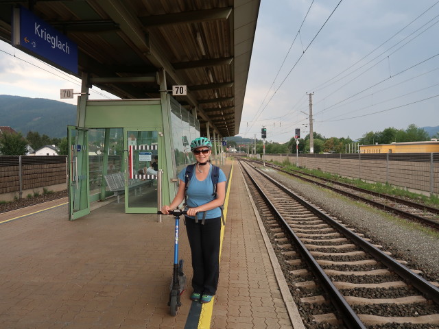 Sabine im Bahnhof Krieglach, 614 m