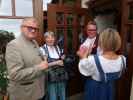 Franz, Oma, Karin und Mama im Buschenschank Gilg