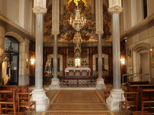 Kirche Unserer Lieben Frau vom Berge Karmel und Karmel St. Josef in Mayerling, 326 m
