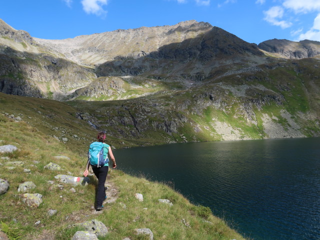 Sabine beim Zwerfenbergsee, 2.024 m (5. Sep.)