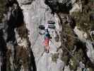 Falkenstein-Klettersteig: Romana auf der Seilbrücke in der leichten Variante