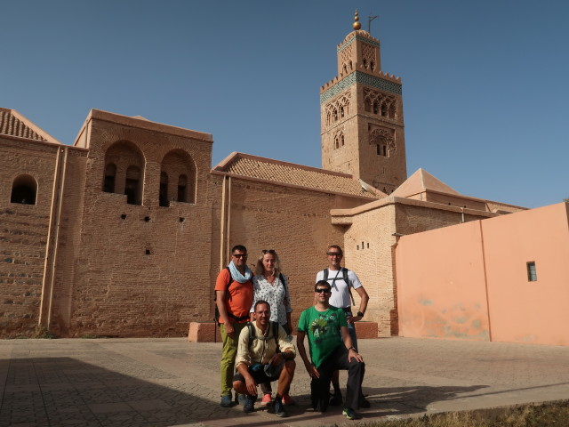 Andreas, Hans-J&ouml;rg, Petra, Ronald und ich bei der Mosqu&eacute;e Koutoubia (1. Okt.)