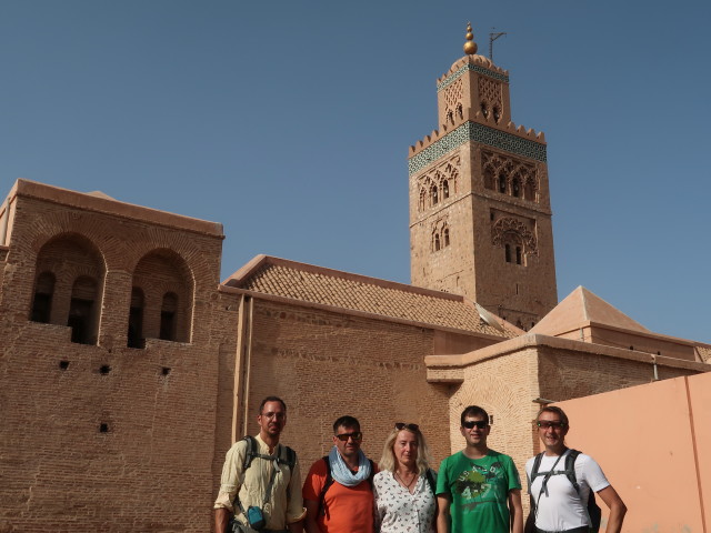 Hans-J&ouml;rg, Andreas, Petra, Ronald und ich bei der Mosqu&eacute;e Koutoubia (1. Okt.)